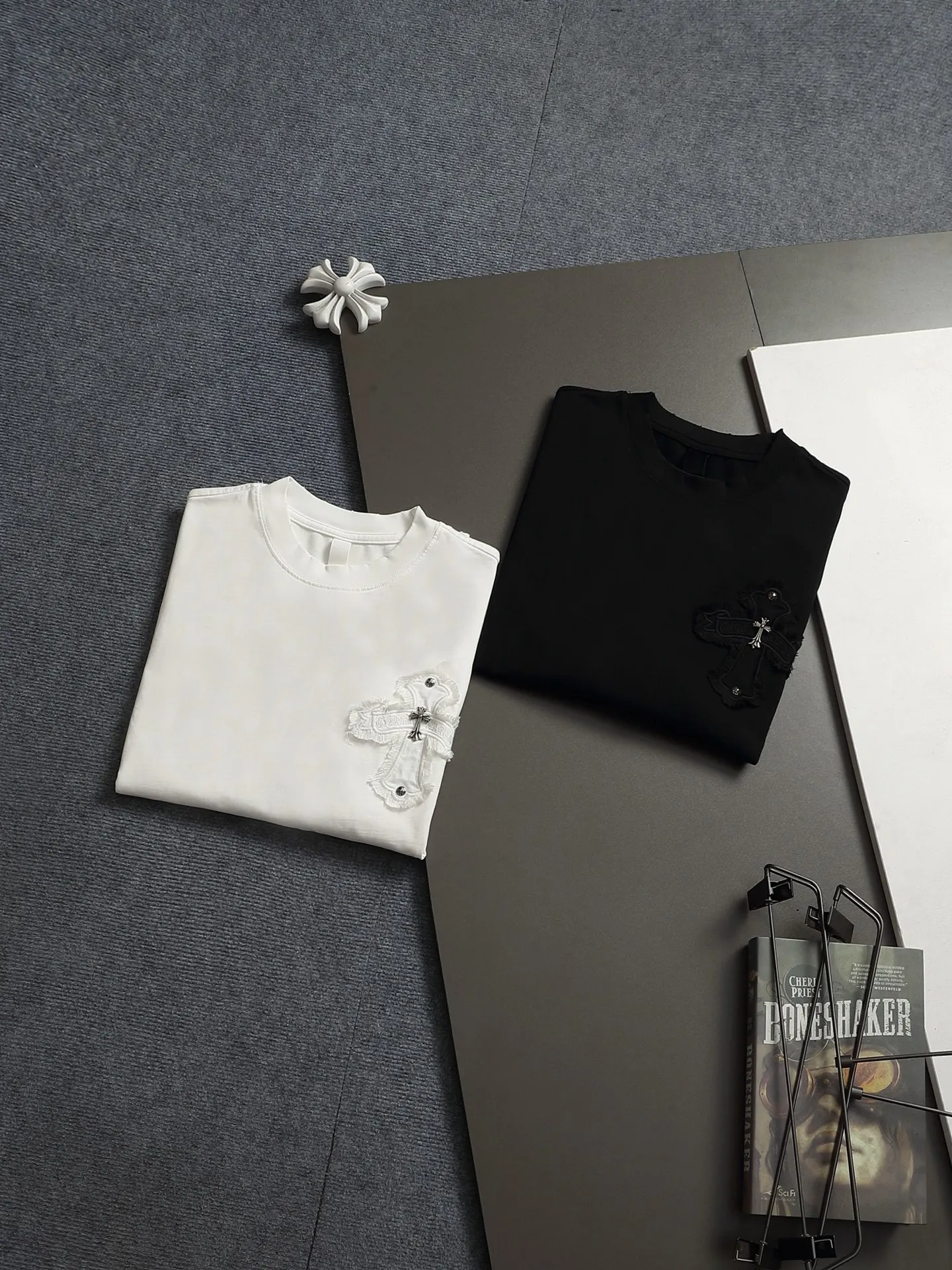 𝗖𝗵𝗿𝗼𝗺𝗲 𝗛𝗲𝗮𝗿𝘁𝘀/ 2026 New Arrival Original T 👑 ！ ！ ✟ ！ 👍 ✂️Quality , ！ 。 ： ➕100% 。Authentic ➕ ➕3D ➕ ： ！ ！ Authentic ！ Same Style ！ ：White Black Size：S-XL